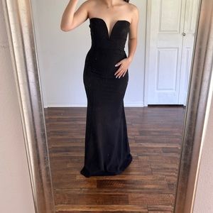 🍒🍒[WINDSOR] BLACK FORMAL V-CUT MAXI DRESS 🍒🍒
